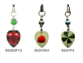 紅豆真花琥珀手機鏈s53系列生產廠家 南寧市酷愛工藝制品廠 微型企業 昆蟲琥珀,教學標本教具,水晶樹脂工藝禮品,海洋貝類工藝飾品,紅豆真花工藝飾品